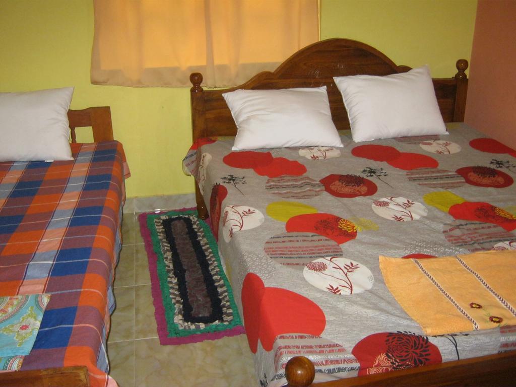 Aurora - Negombo Budget Hostel Δωμάτιο φωτογραφία