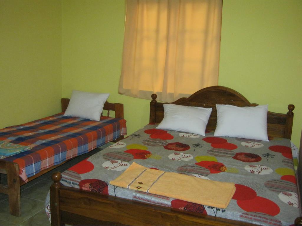 Aurora - Negombo Budget Hostel Δωμάτιο φωτογραφία